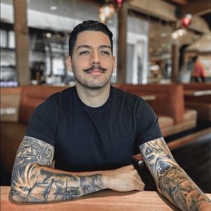 Meet your Posher, Christian